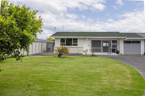 Photo of property in 2/11 Church Road, Taradale, Napier, 4112