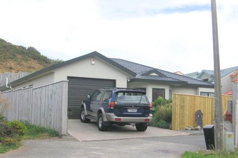 Photo of property in 9 Birkhall Grove, Strathmore Park, Wellington, 6022