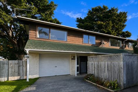 Photo of property in 1 Brynbela Court, Papakura, 2110