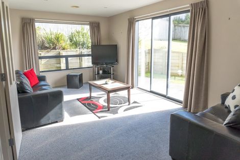 Photo of property in 5 Kaweka Close, Aotea, Porirua, 5024