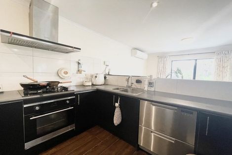 Photo of property in 17 Blethyn Place, Te Atatu South, Auckland, 0610