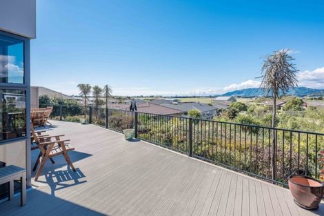 Photo of property in 10 Simpson Crescent, Raumati Beach, Paraparaumu, 5032