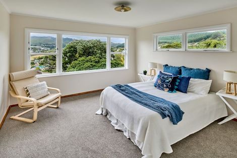 Photo of property in 44 Saint Johns Terrace, Tawa, Wellington, 5028