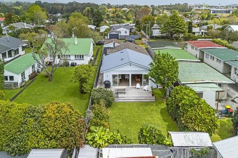 Photo of property in 33 Ballance Street, Lower Vogeltown, New Plymouth, 4310