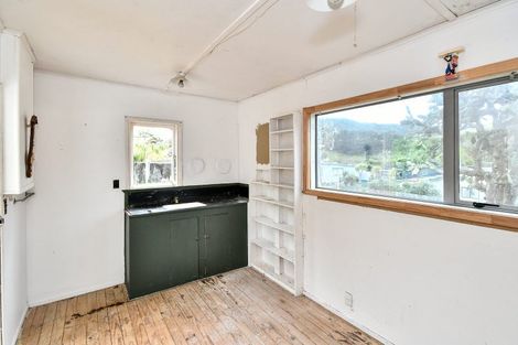 Photo of property in 130 Maunsell Road, Port Waikato, 2695