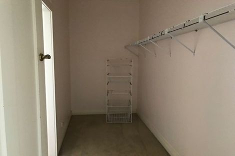 Photo of property in 5 Maungakiekie Avenue, Greenlane, Auckland, 1051