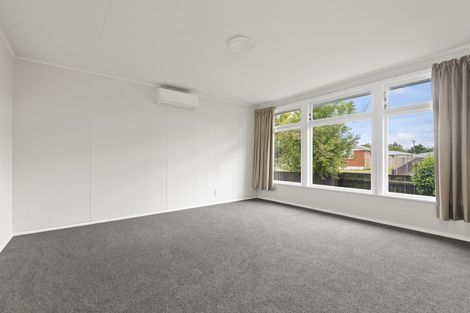 Photo of property in 2 Charwell Place, Highbury, Palmerston North, 4412