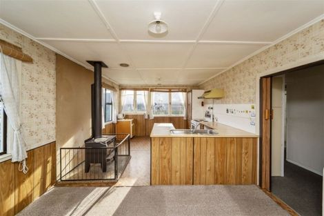 Photo of property in 1 Tawhiti Road, Hawera, 4610