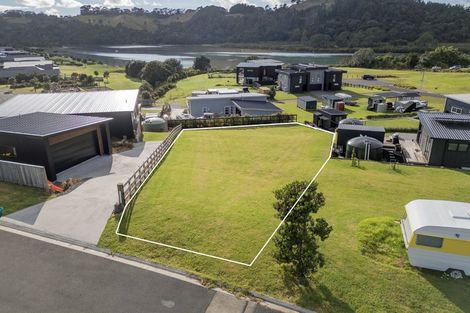 Photo of property in 4 Joyce Harsant Place, Cooks Beach, 3591