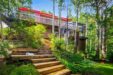 Photo of property in 15 Kaurimu Rise, Titirangi, Auckland, 0604