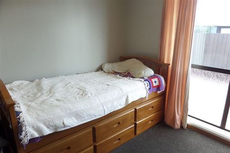 Photo of property in 12 Esk Place, Aranui, Christchurch, 8061