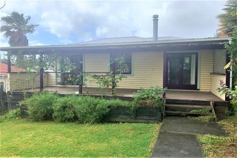 Photo of property in 727 Swanson Road, Swanson, Auckland, 0612