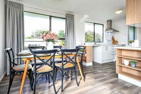 Photo of property in 6 Leaming Place, Clarks Beach, 2122