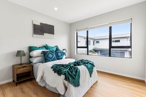 Photo of property in 43b Mirrabooka Avenue, Botany Downs, Auckland, 2010