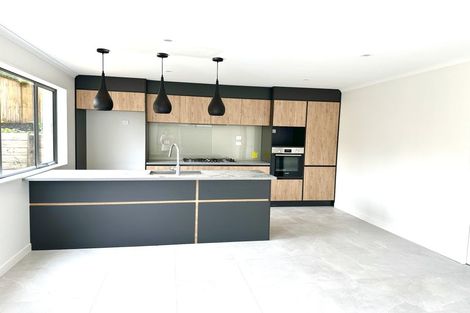Photo of property in 8/11 Celeste Place, Totara Vale, Auckland, 0627