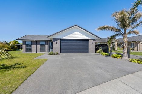 Photo of property in 5 Augusta Grove, Waiwhakaiho, New Plymouth, 4312