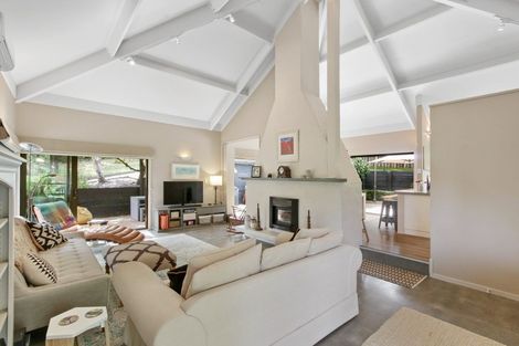 Photo of property in 13 Muritai Crescent, Havelock North, 4130