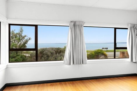 Photo of property in 9 The Esplanade, Eastern Beach, Auckland, 2012