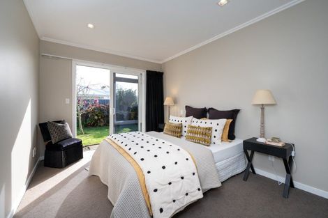 Photo of property in 8 Te Heipora Place, Havelock North, 4130