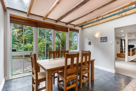 Photo of property in 31 Napuka Road, Henderson Valley, Auckland, 0612