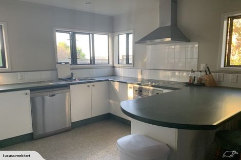 Photo of property in 8 Schnapper Rock Road, Schnapper Rock, Auckland, 0632