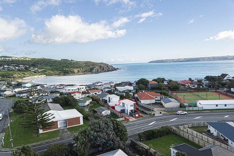 Photo of property in 24a Main Road, Titahi Bay, Porirua, 5022