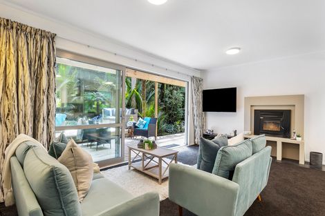 Photo of property in 3 Opanuku Road, Henderson Valley, Auckland, 0612