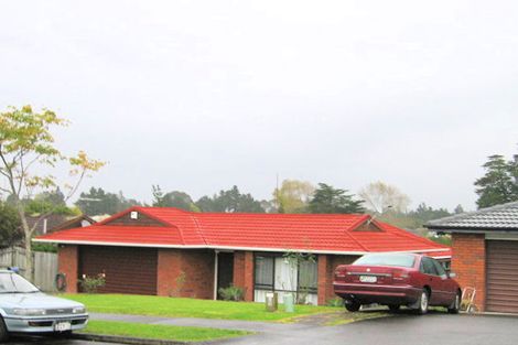 Photo of property in 35 Pinewood Grove, Botany Downs, Auckland, 2010