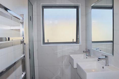 Photo of property in 6 Te Aramanu Crescent, Papakura, 2110