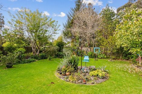 Photo of property in 35 Greenaway Road, Waikanae, 5036