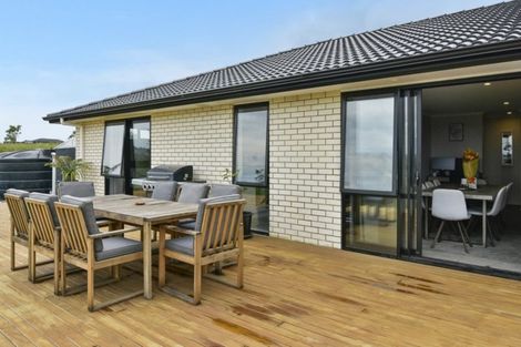 Photo of property in 49 Te Ara Aukati Terrace, Pokeno, 2471