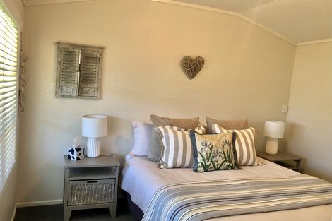 Photo of property in 26 Coleman Avenue, Waverley, 4591