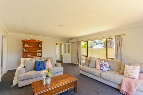 Photo of property in 99 Aquarius Drive, Kawaha Point, Rotorua, 3010