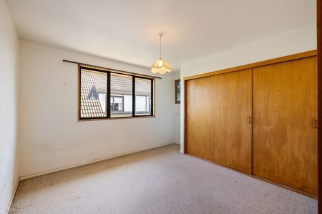 Photo of property in 13 Broadfell Avenue, Avonhead, Christchurch, 8042