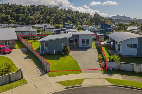 Photo of property in 8 Dotterel Place, Whitianga, 3510