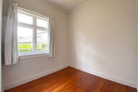 Photo of property in 32 Queensway, Three Kings, Auckland, 1024