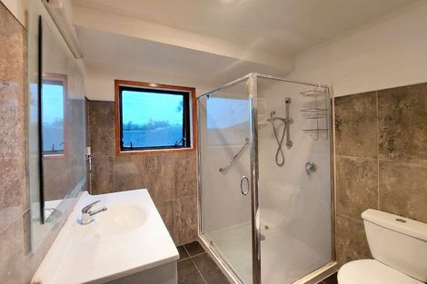 Photo of property in 33 Everglade Drive, Goodwood Heights, Auckland, 2105