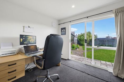 Photo of property in 205 Mangorei Road, Merrilands, New Plymouth, 4312