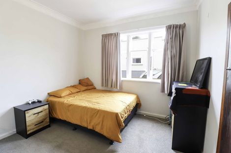 Photo of property in 33 Rewa Street, Takaro, Palmerston North, 4412