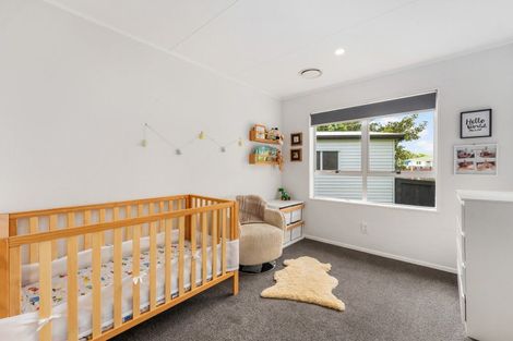 Photo of property in 15 Escort Grove, Awapuni, Palmerston North, 4412