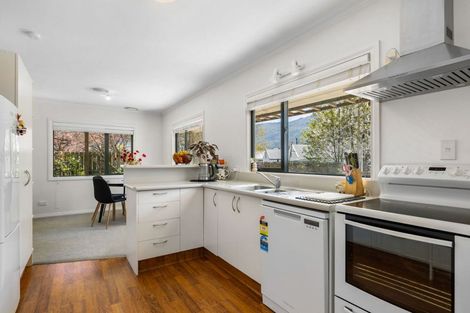 Photo of property in 10 Innes Place, Arrowtown, 9302