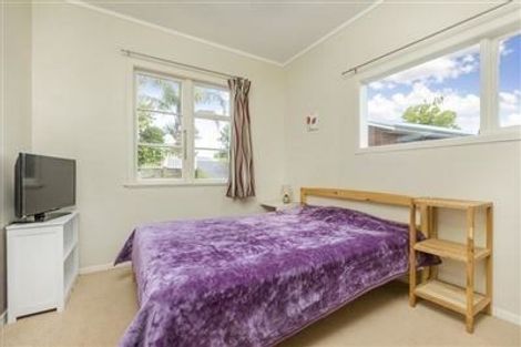 Photo of property in 1/27 Rosedale Road, Pinehill, Auckland, 0632