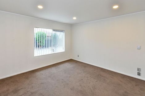 Photo of property in 32 Sheriff Place, Randwick Park, Auckland, 2105