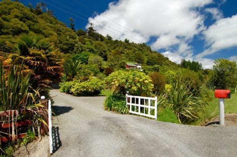 Photo of property in 4528 Karamea Highway, Karamea, 7893