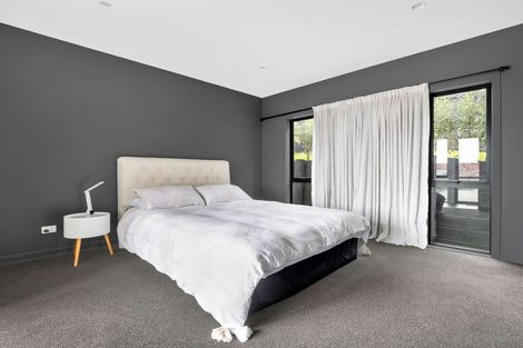 Photo of property in 2d Vipond Road, Stanmore Bay, Whangaparaoa, 0932