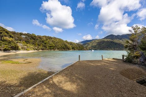 Photo of property in 12 St Omer Road, Saint Omer, Picton, 7282