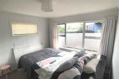 Photo of property in 143 Tiroroa Avenue, Te Atatu South, Auckland, 0610