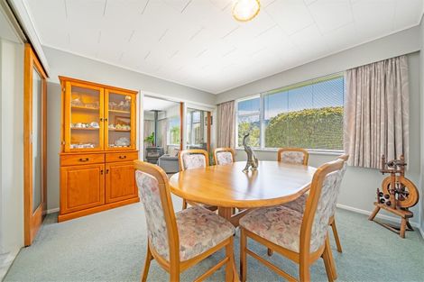 Photo of property in 5 Kukupa Grove, Heretaunga, Upper Hutt, 5018