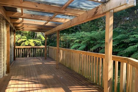 Photo of property in 2/6 Sonnenberg Way, Titirangi, Auckland, 0604