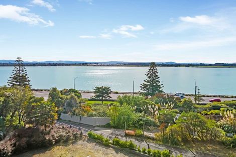 Photo of property in 2/4 The Brae, Mount Pleasant, Christchurch, 8081